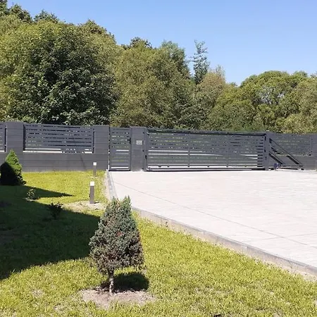 Aura Проживание в семье Kostrzyca